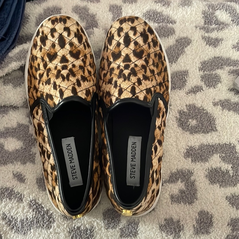 Steve Madden Size 6 Slip ons